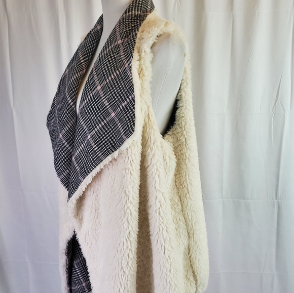 Westbound woman plus size reversible plaid vest - Picture 7 of 16